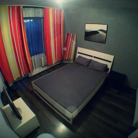Red&grey Apartament Warna
